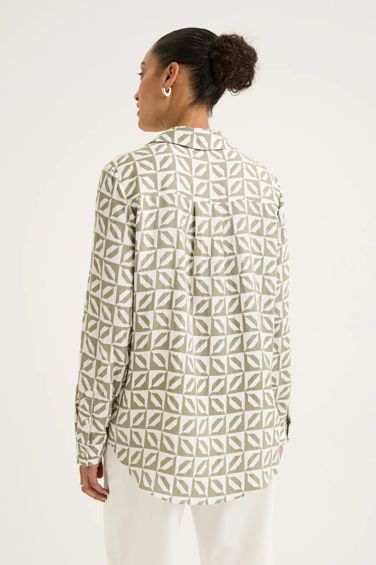 Yarra Trail. Shirt Hedge Khaki/white