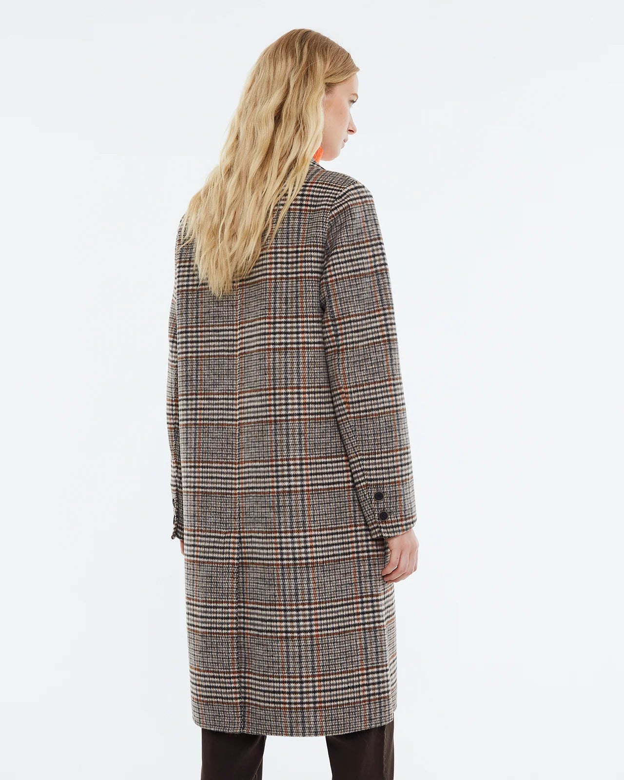 Andam Coat Check