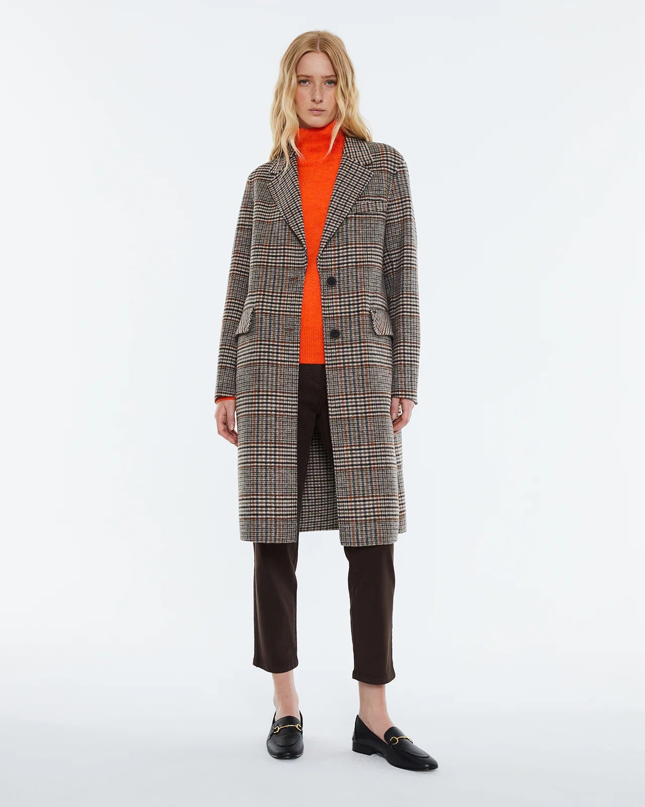 Andam Coat Check
