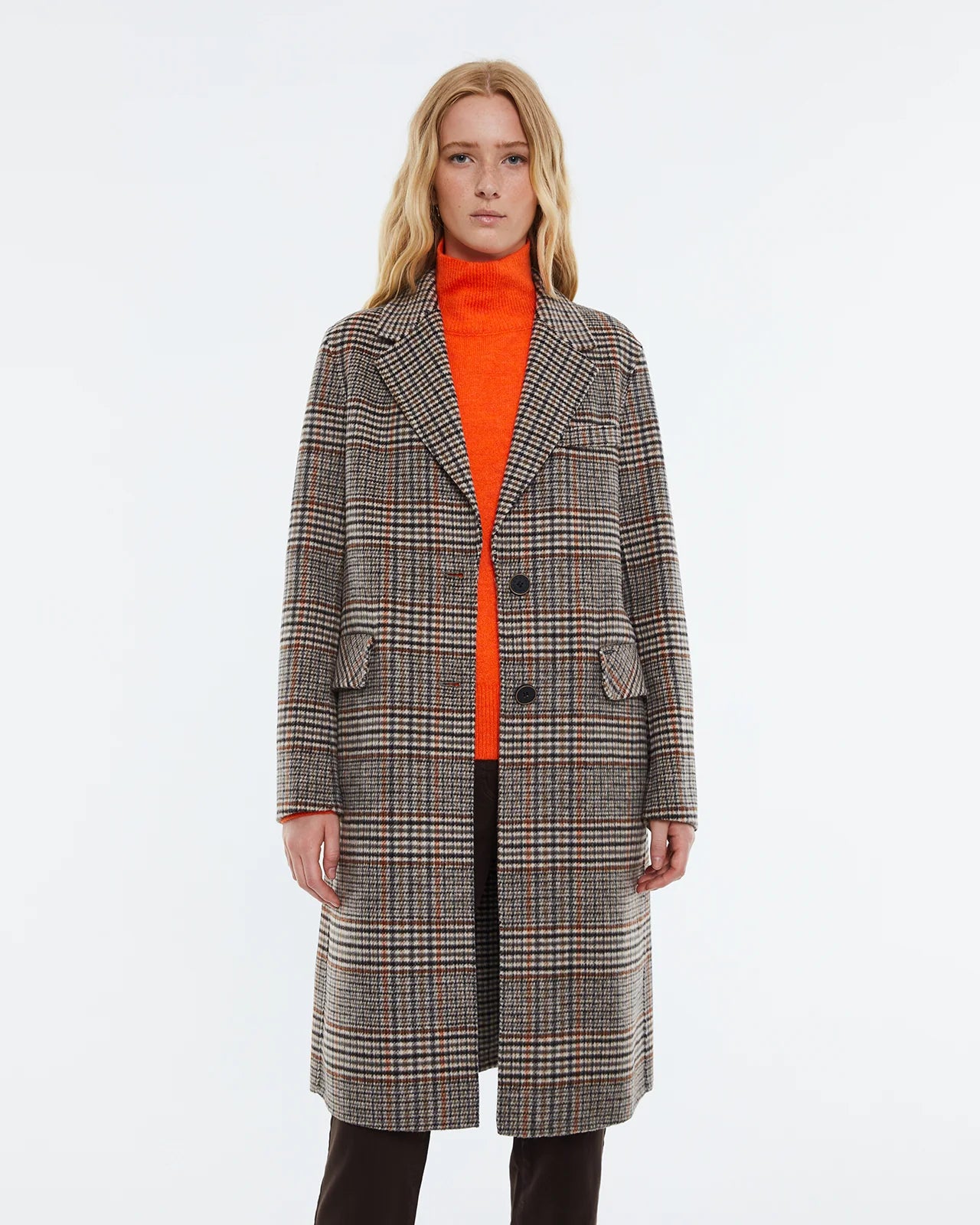 Andam Coat Check