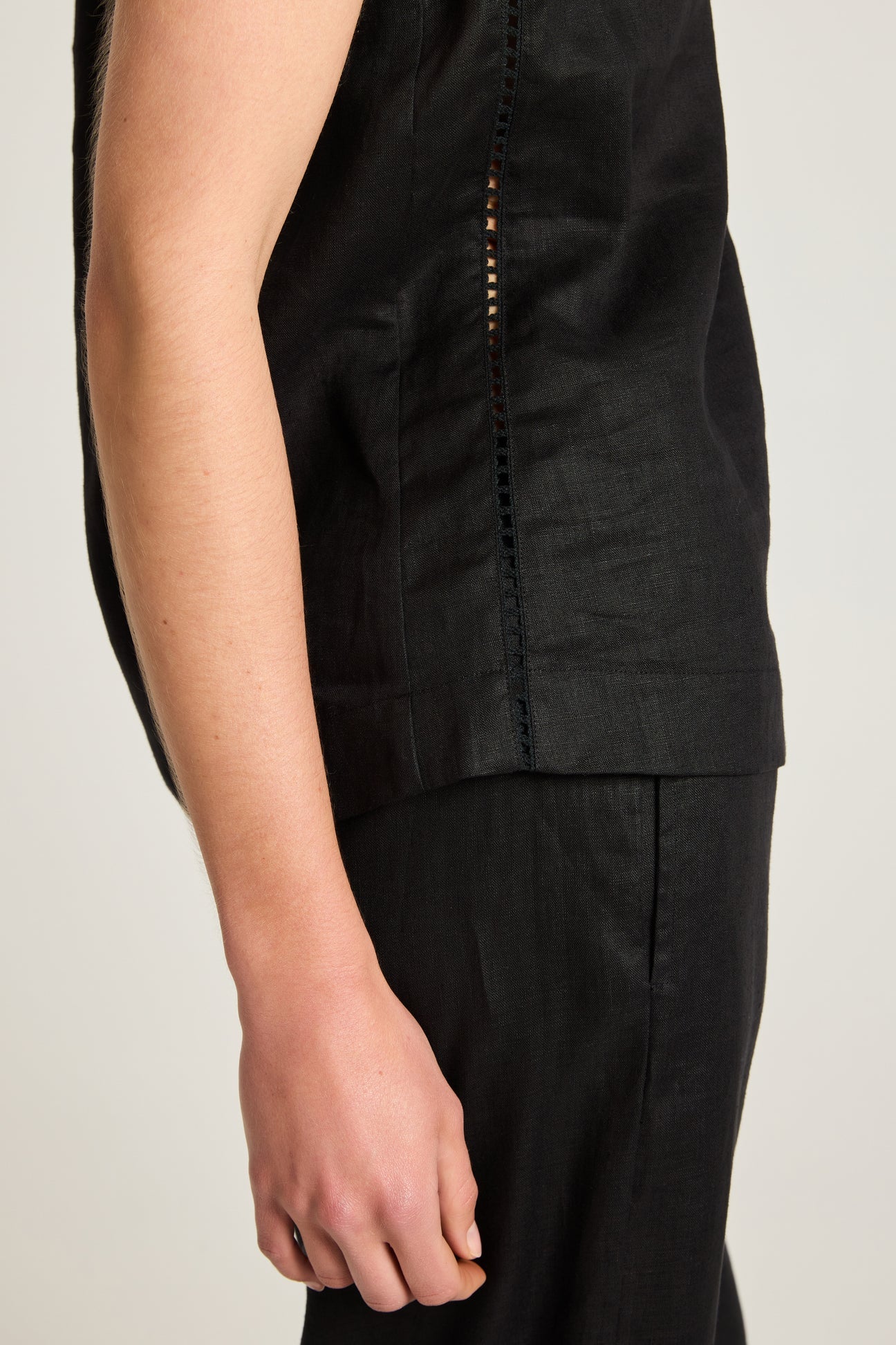 Yarra Trail Carina Tank Black