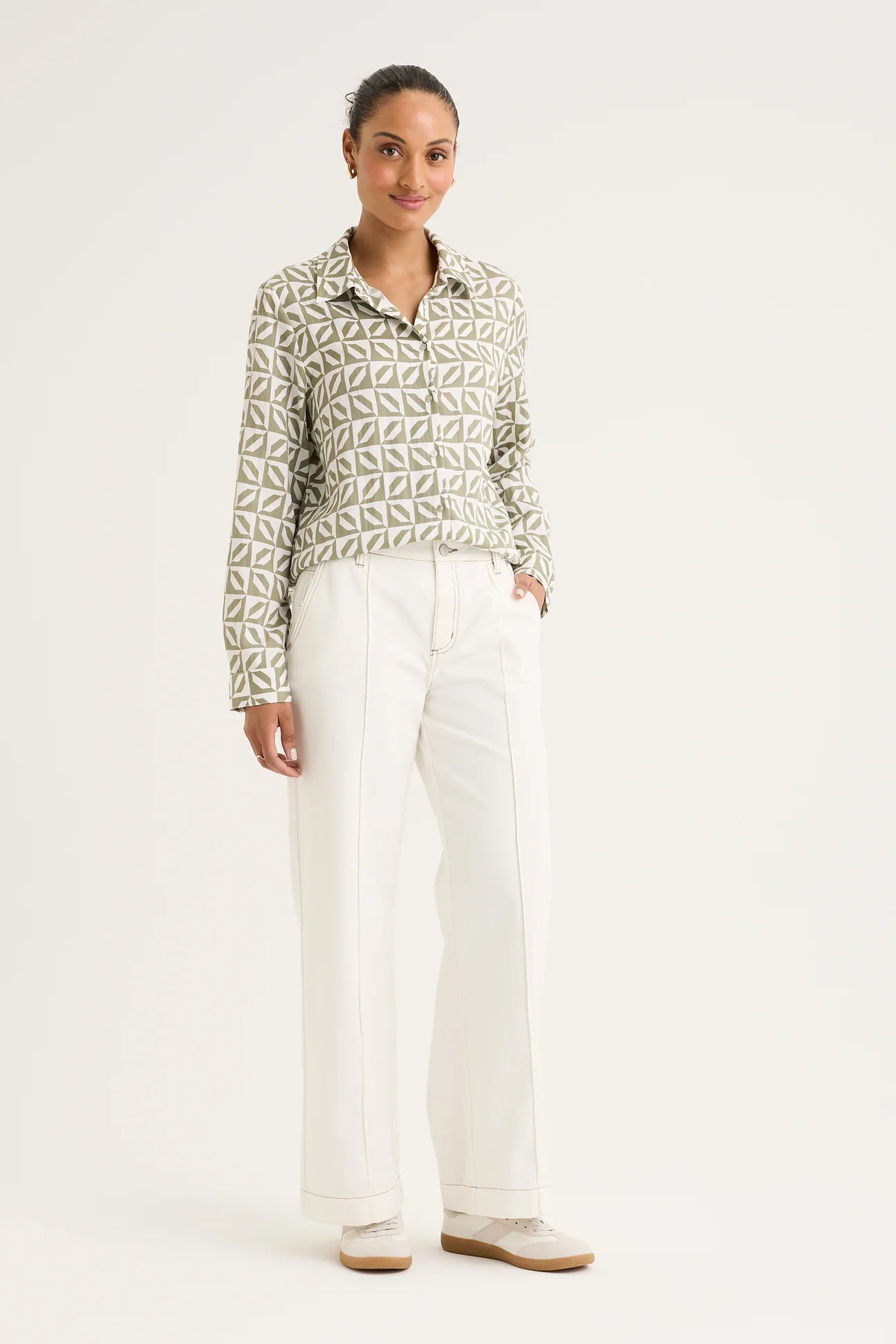 Yarra Trail. Shirt Hedge Khaki/white