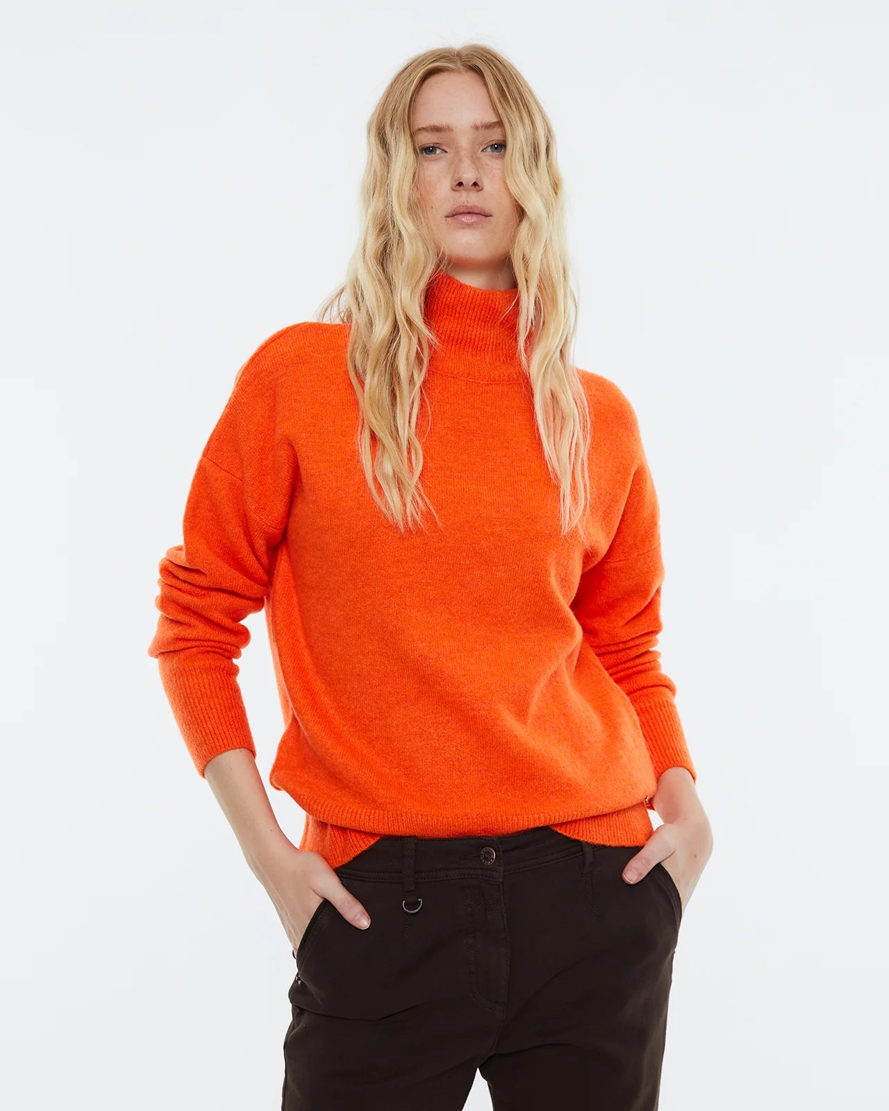 Andam Perkins neck sweater Orange