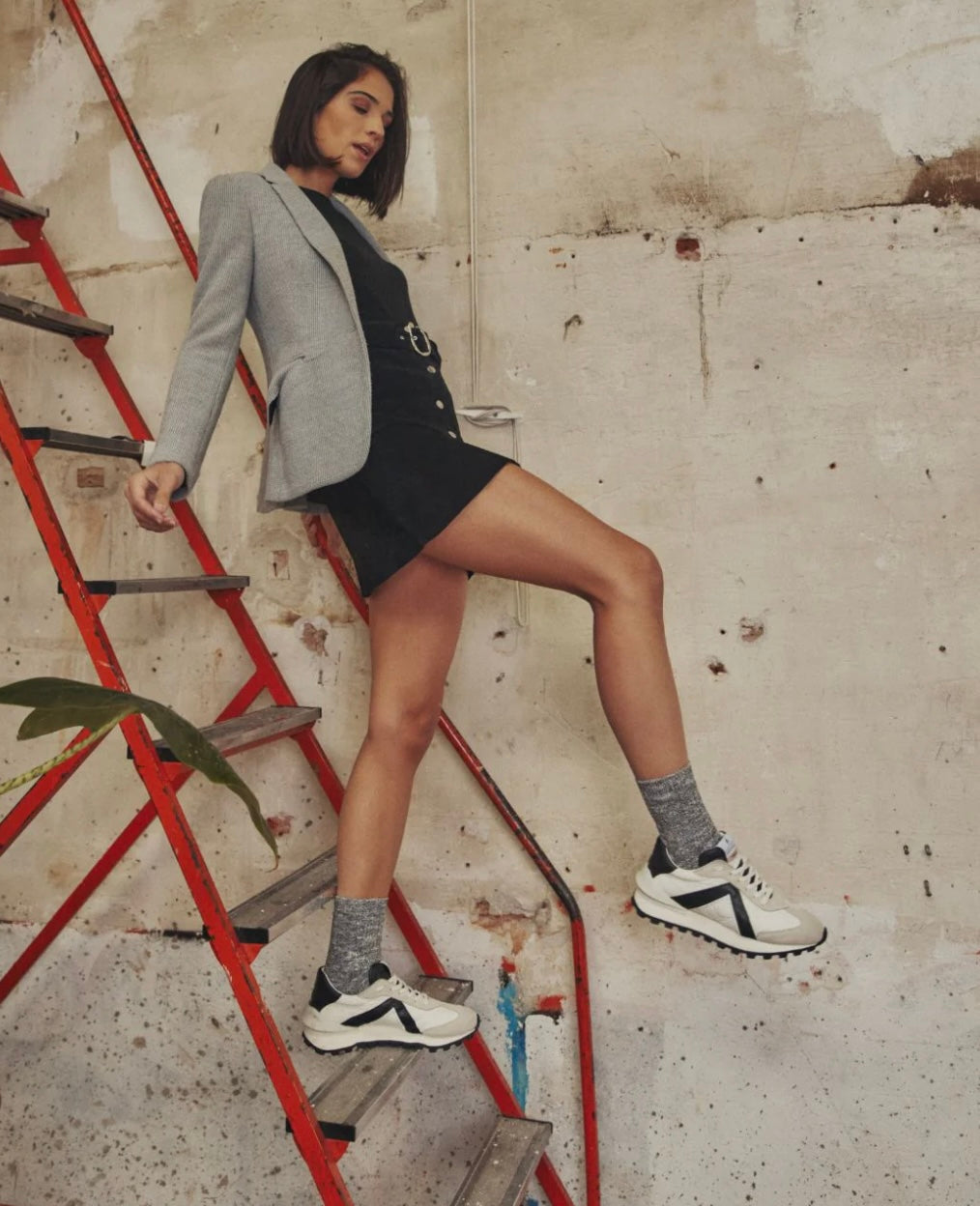 Another Trend, Fashion Trainer Black & White