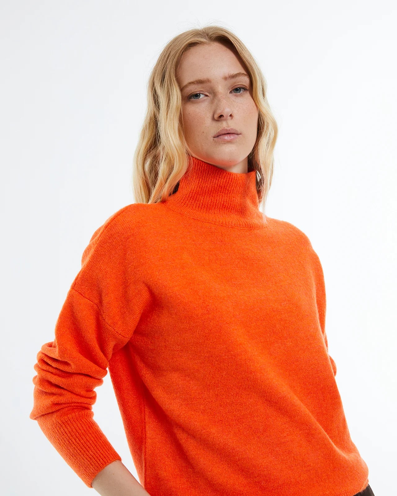 Andam Perkins neck sweater Orange
