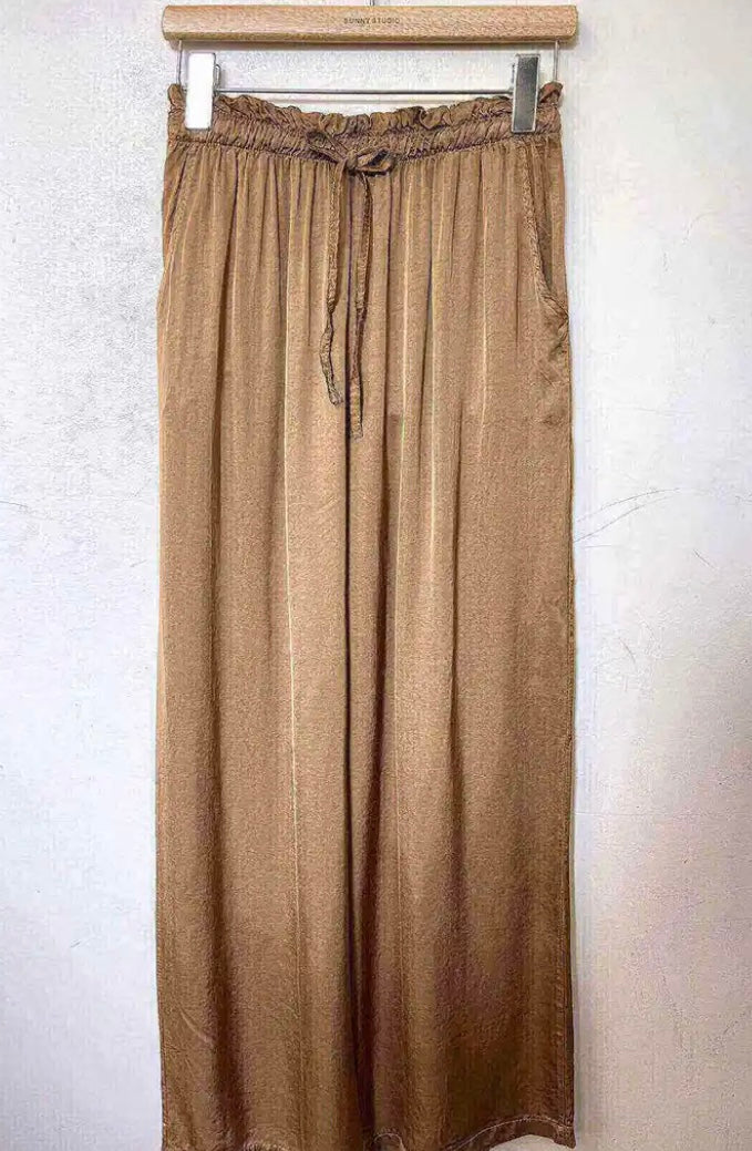 Sunny Studio, Flowy pants with an elastic waistband Silk & Viscose Camel 13001