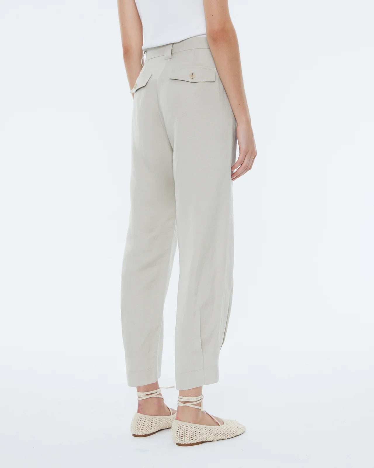 Andam, High waisted carrot pants. BEIGE
