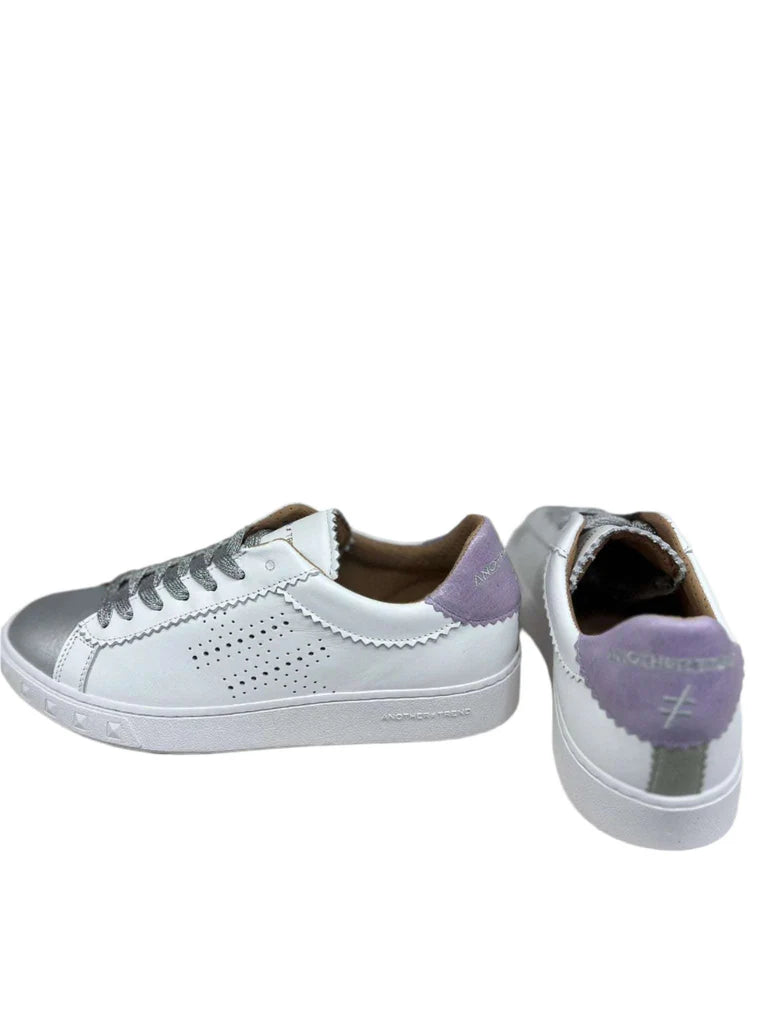 Another Trend, Iconic White & Lilac