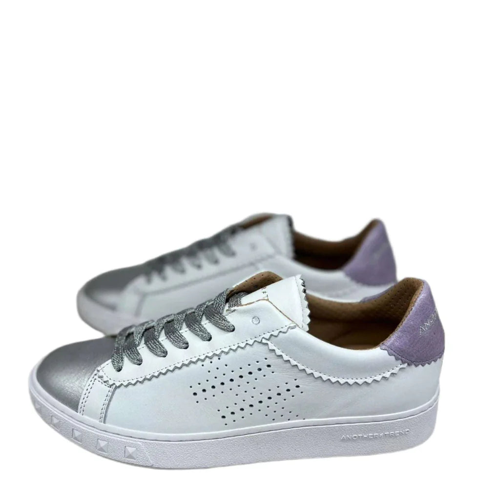 Another Trend, Iconic White & Lilac
