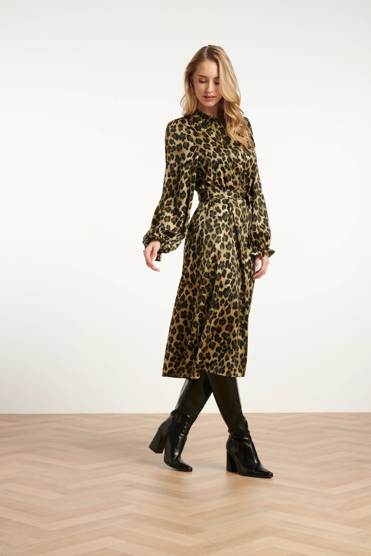 Smashed Lemon, MIDI SHIRT DRESS WITH LEOPARD PRINT IN ARMY AND BLACK | ARMY - BLACK 25559