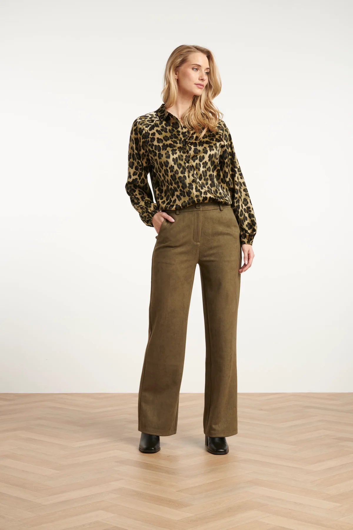 Smashed Lemon,  SATIN BLOUSE WITH LEOPARD PRINT AND PUFF SLEEVES IN ARMY AND BLACK | ARMY - BLACK 25560