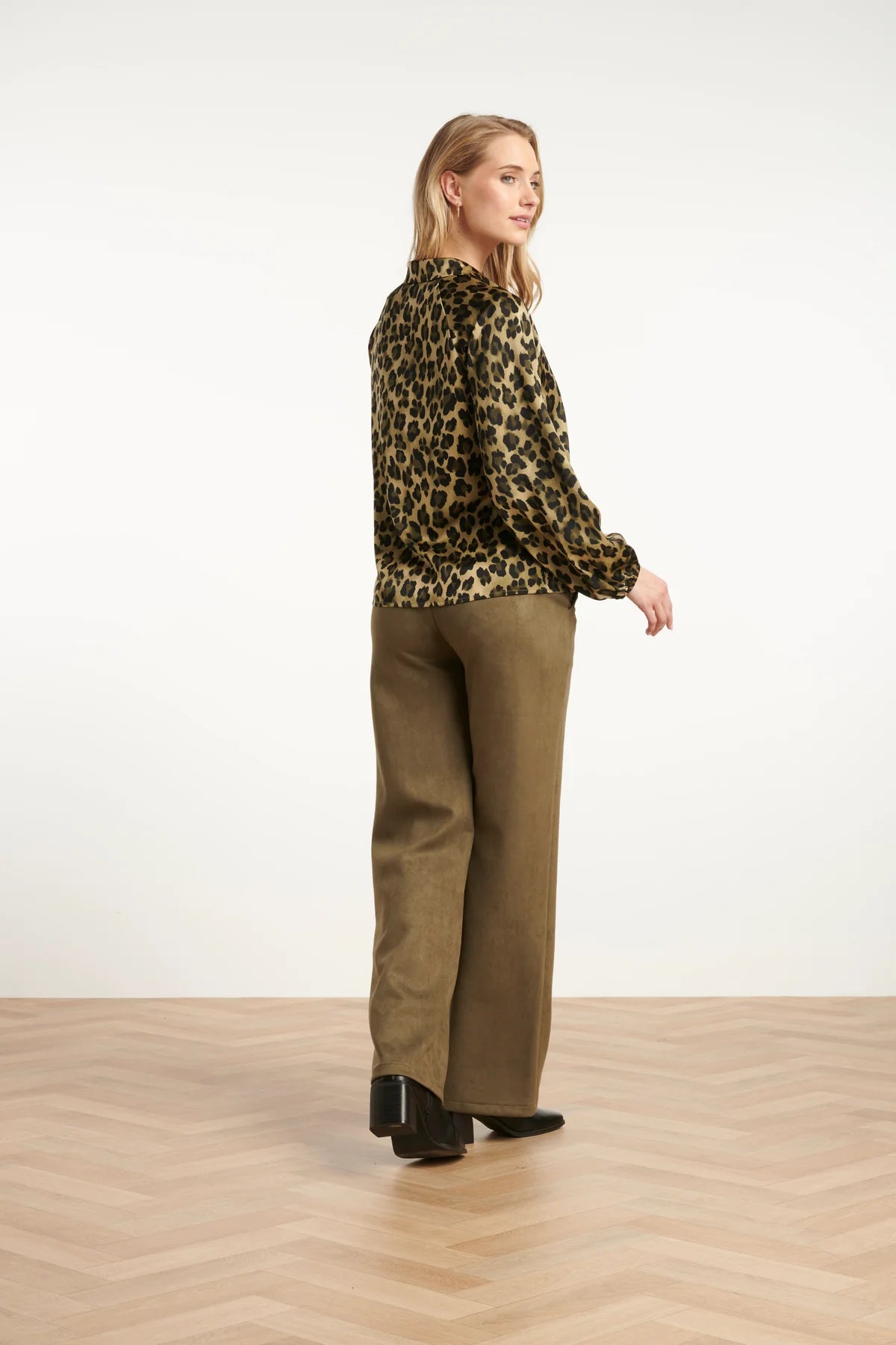 Smashed Lemon,  SATIN BLOUSE WITH LEOPARD PRINT AND PUFF SLEEVES IN ARMY AND BLACK | ARMY - BLACK 25560