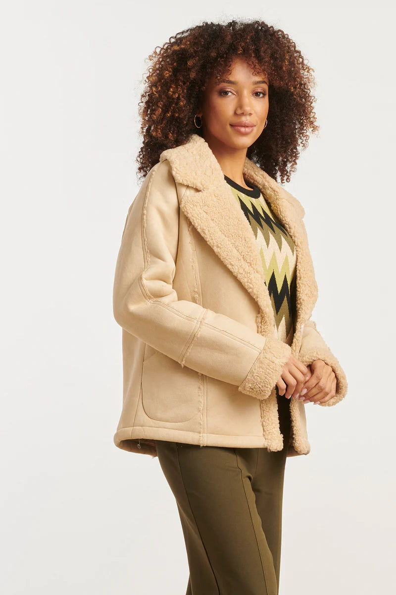 Smashed Lemon,  SHORT LAMMY JACKET WITH LAPEL COLLAR | SAND 25553