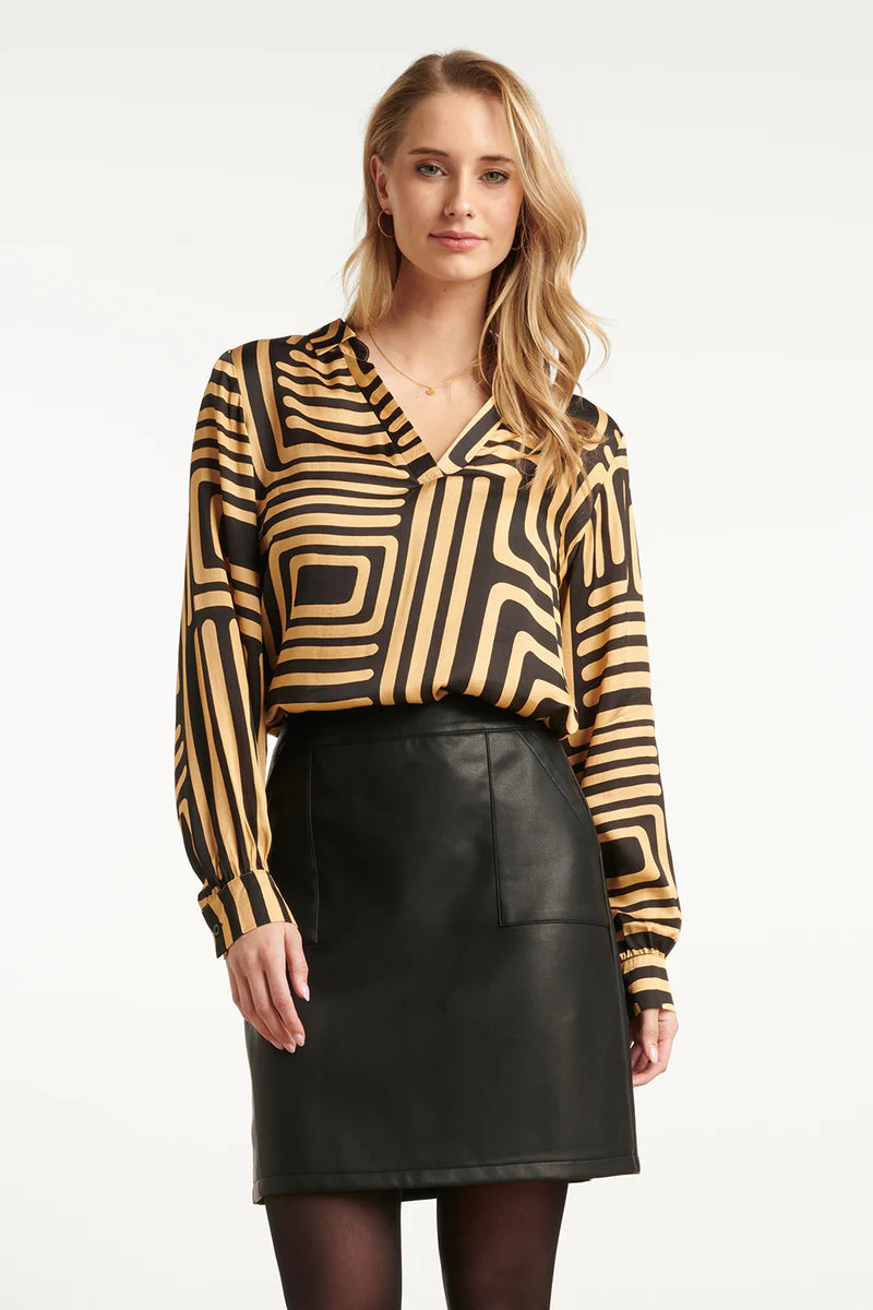 Smashed Lemon,  BLACK AND GOLD GRAPHIC PRINTED TOP WITH COLLAR | BLACK - CAMEL 25579