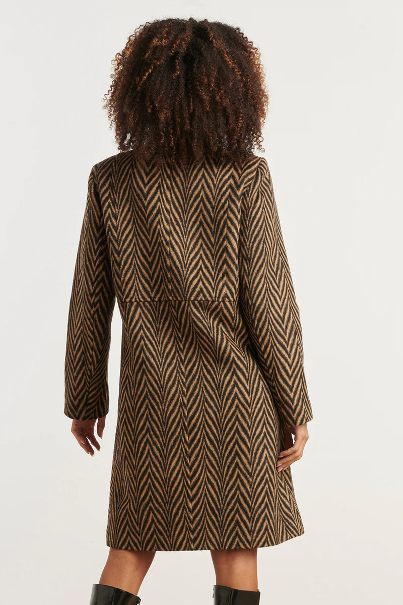 Smashed Lemon, HERRINGBONE PRINT JACKET IN BLACK AND CAMEL | BLACK - CAMEL 25539