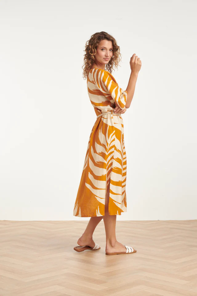 Smashed Lemon, TUNIC DRESS WITH TROPICAL LEAF PRINT IN OCHRE YELLOW | MUSTARD - OFF WHITE 26039