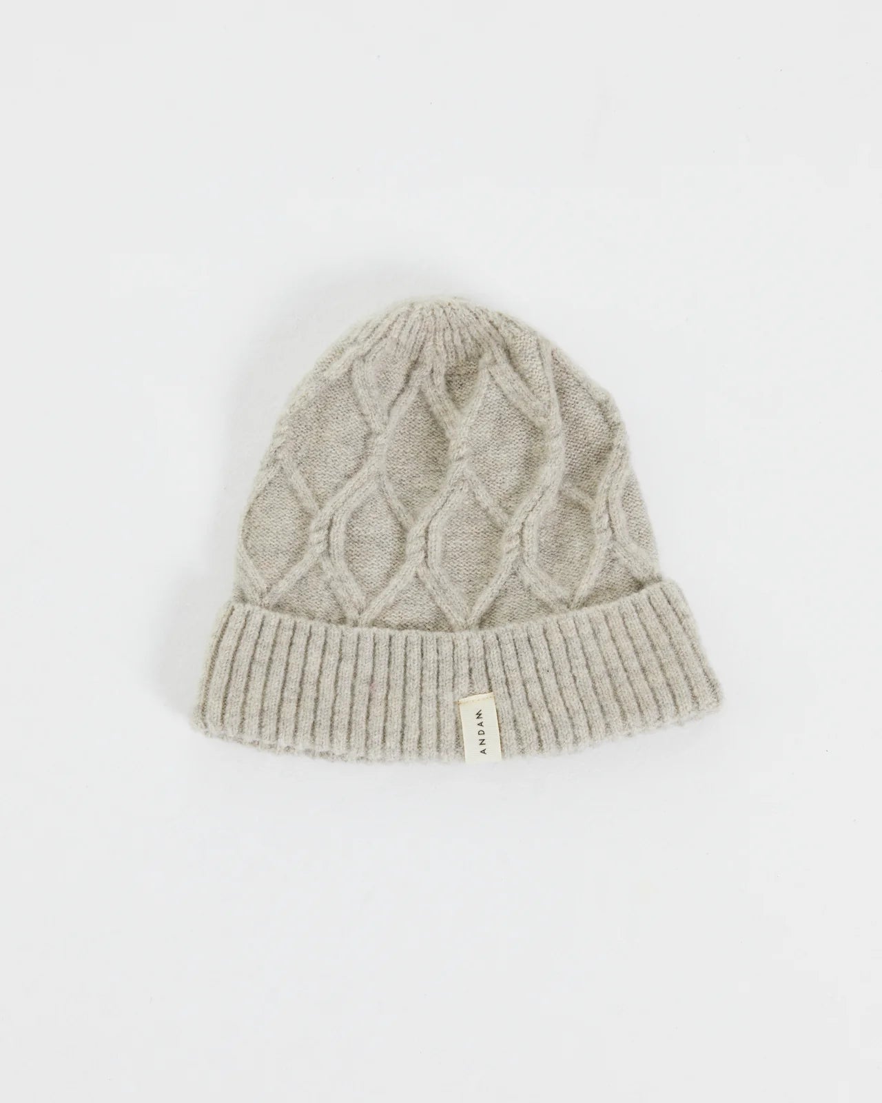 Andam, knitted hat with braided structure Beige 0009