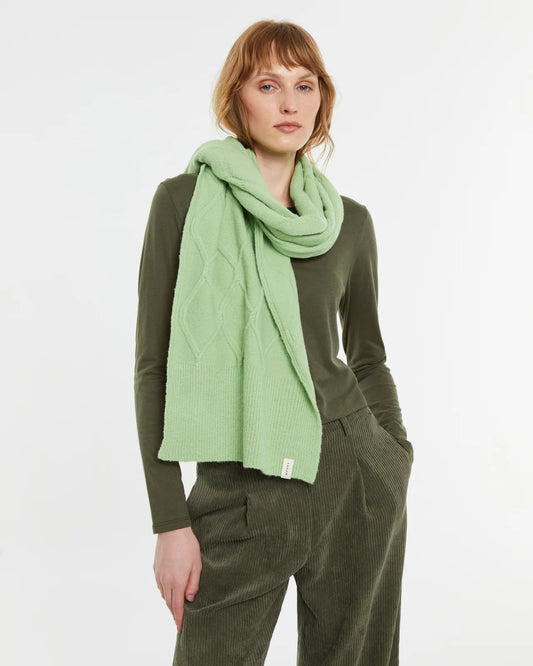 Andam, Knitted scarf with braided structure Green 0008