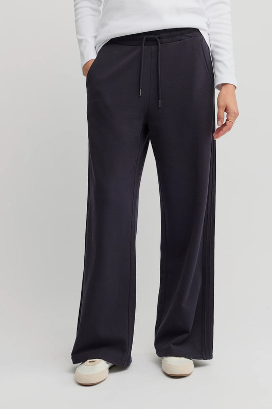Yarra Trail, Manhattan Pant Navy 8034