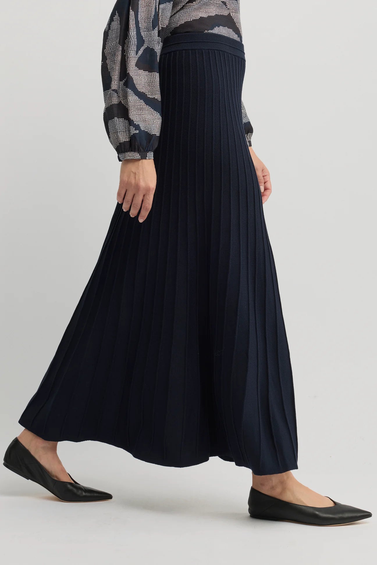 Yarra Trail, Skirt Cedar Navy 2003