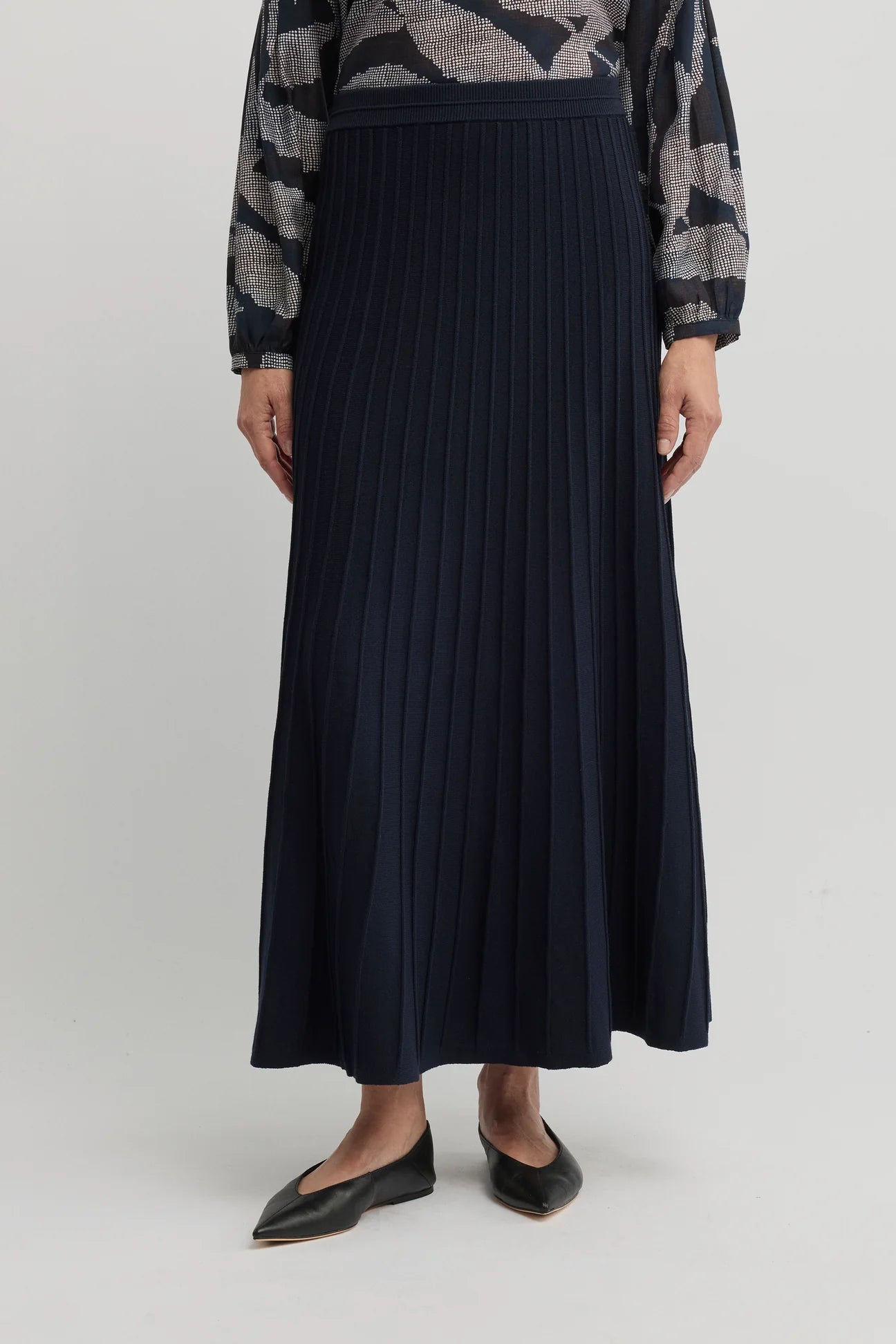 Yarra Trail, Skirt Cedar Navy 2003