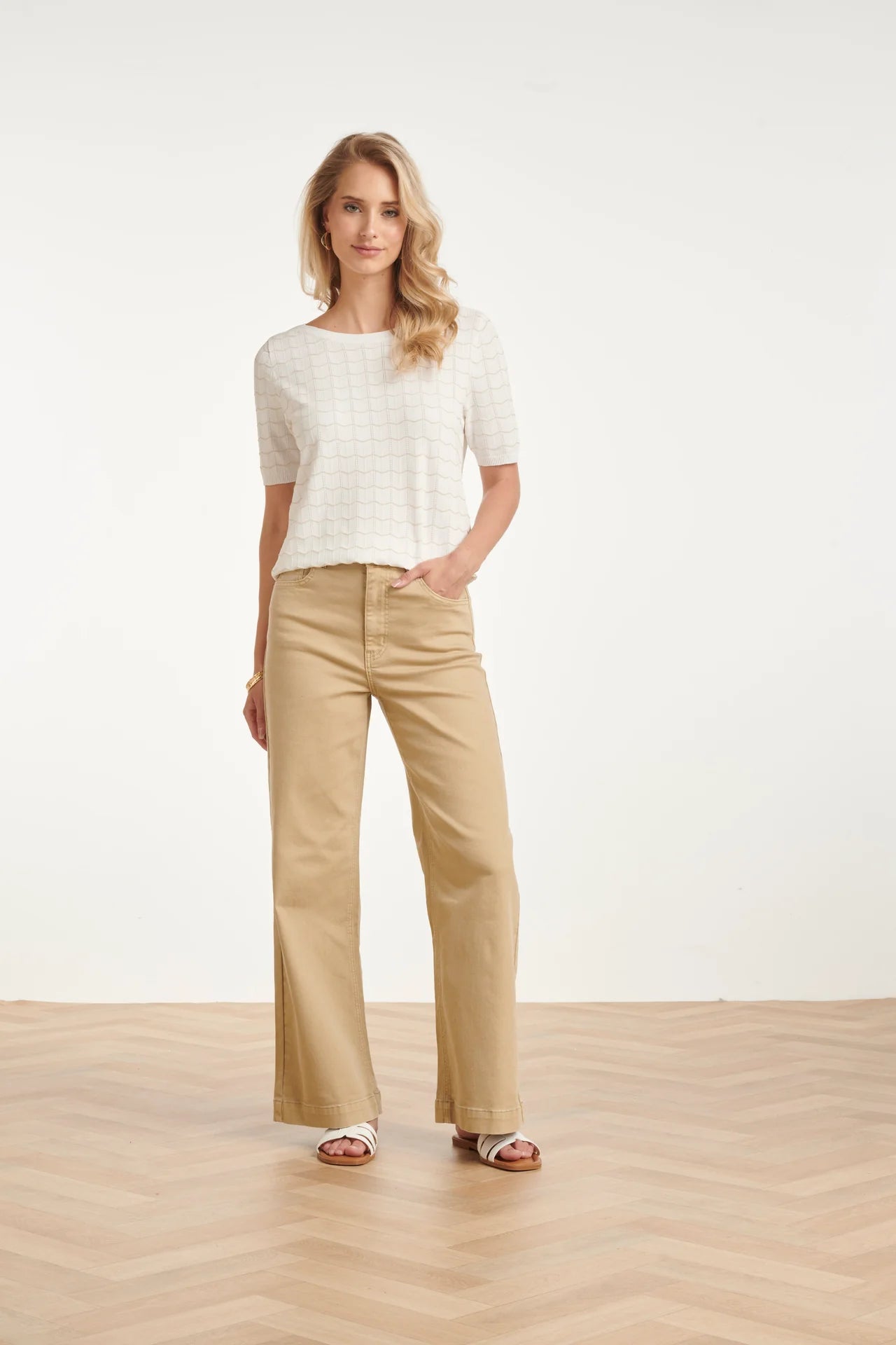 Smashed Lemon, KNITTED TOP WITH LUREX WAVY TEXTURE | WHITE - GOLD 26150