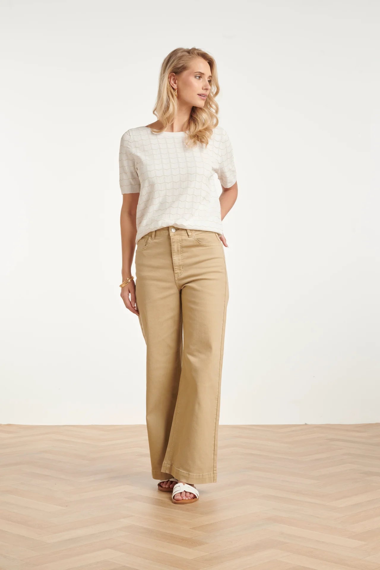 Smashed Lemon, KNITTED TOP WITH LUREX WAVY TEXTURE | WHITE - GOLD 26150