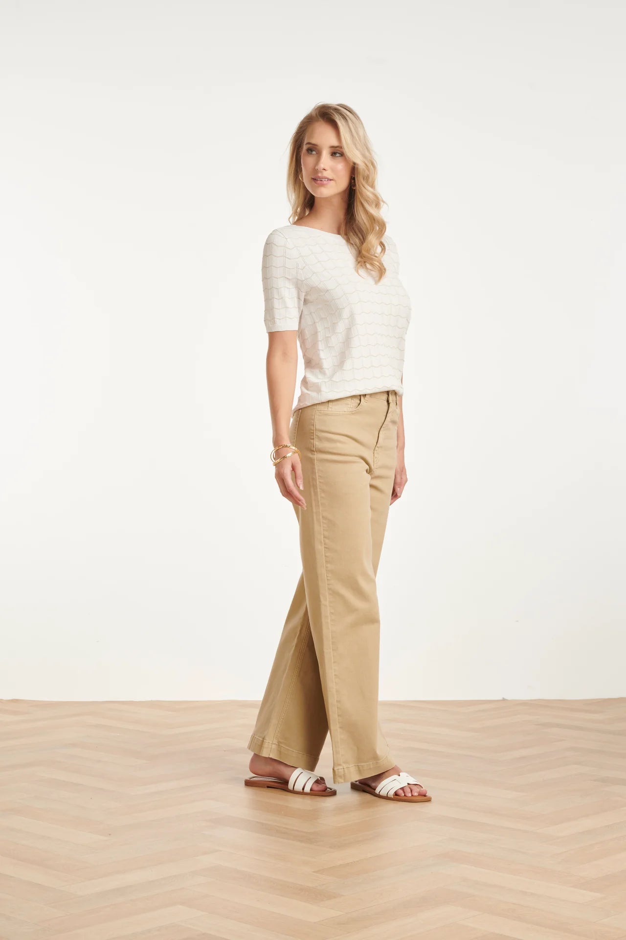 Smashed Lemon, KNITTED TOP WITH LUREX WAVY TEXTURE | WHITE - GOLD 26150