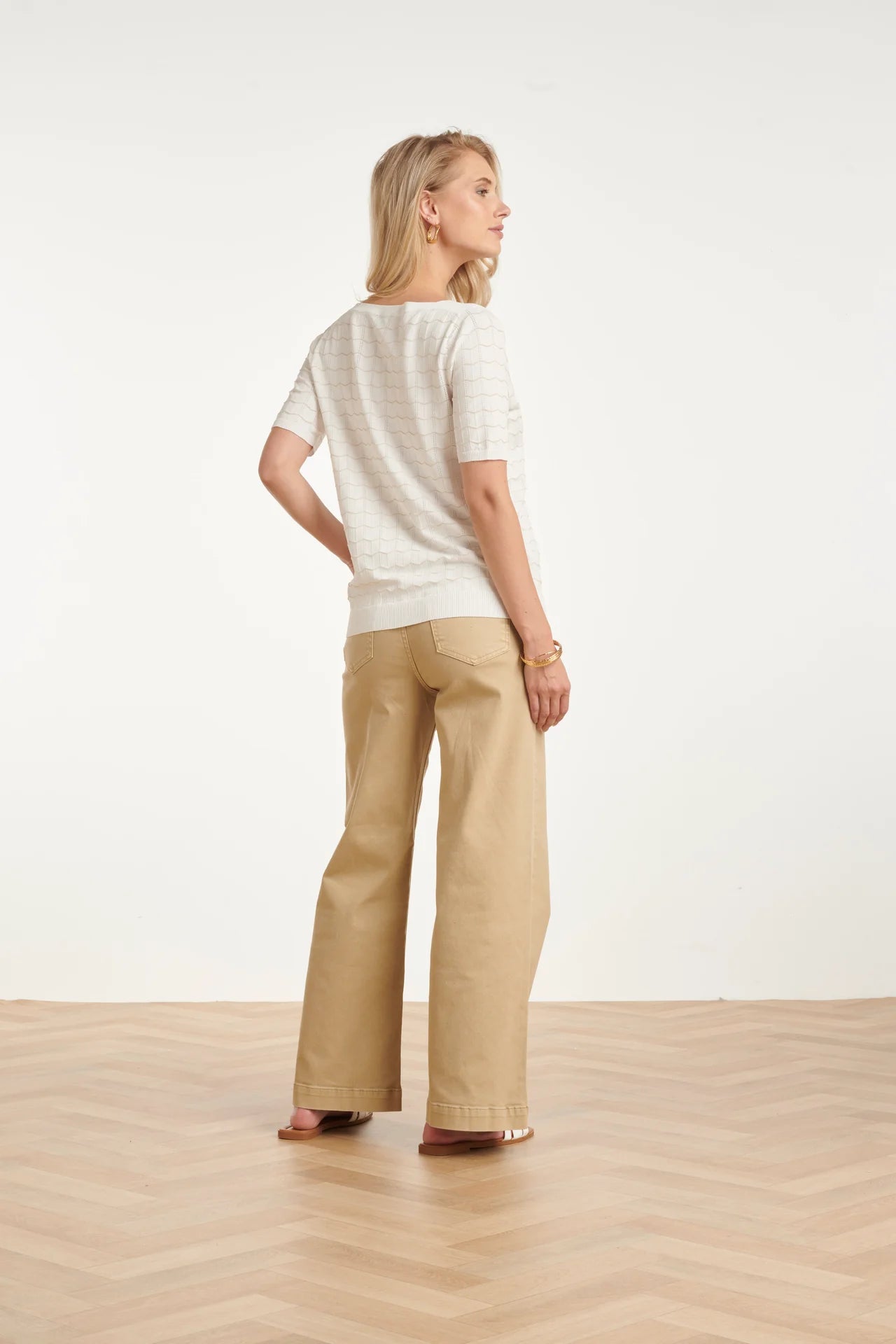 Smashed Lemon, KNITTED TOP WITH LUREX WAVY TEXTURE | WHITE - GOLD 26150