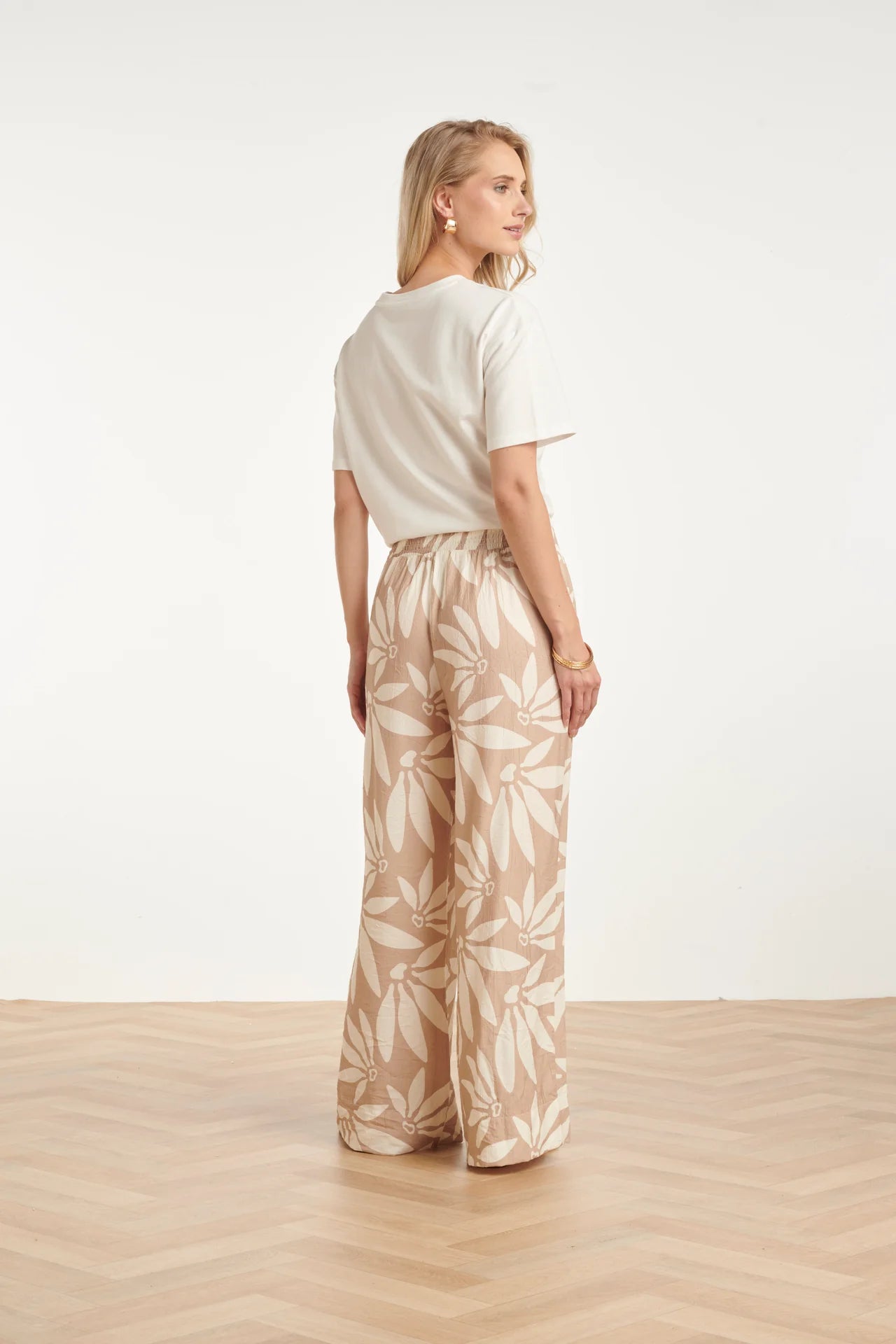 Smashed Lemon, WIDE LEG TROUSERS WITH FLORAL PRINT - BEIGE/WHITE | DARK SAND - OFF WHITE 26007