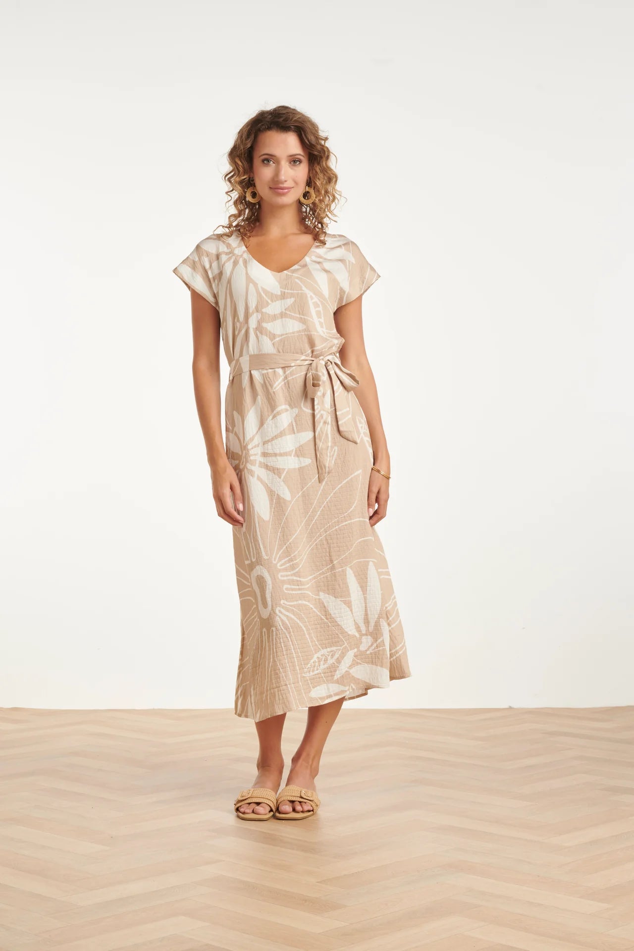 Smashed Lemon, MIDI DRESS WITH FLORAL PRINT AND SHORT SLEEVES - BEIGE/WHITE | DARK SAND - OFF WHITE 26010
