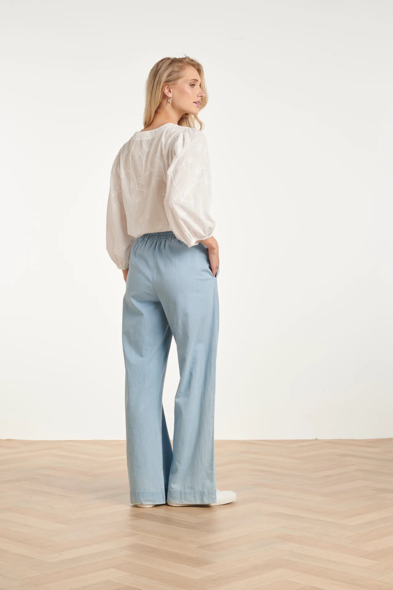 Smashed Lemon, LIGHT BLUE WIDE LEG TROUSERS WITH DRAWSTRING | DENIM 26183