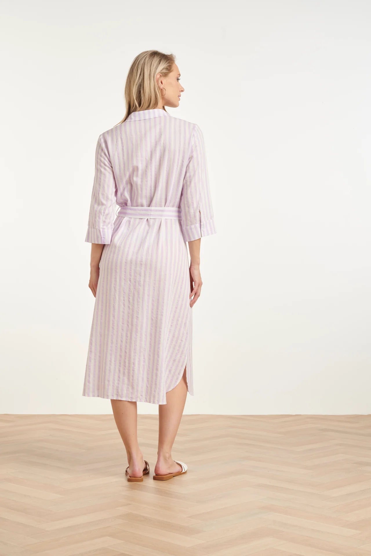 Smashed Lemon, STRIPED MAXI DRESS WITH WAIST BELT | LILAC - WHITE 26035