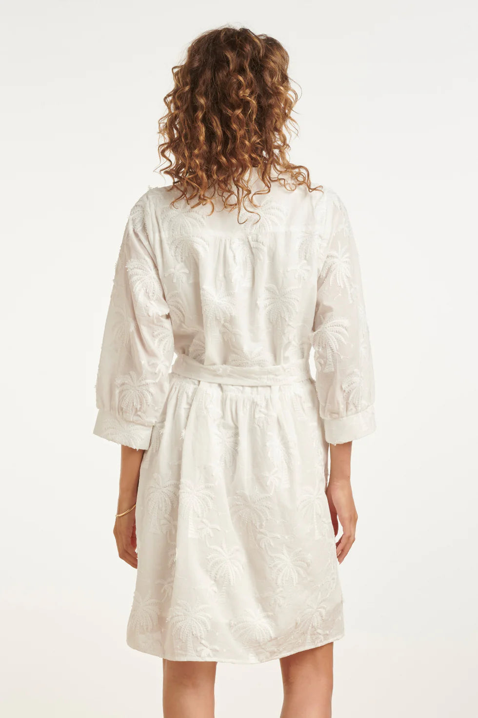 Smashed Lemon, SHORT DRESS WITH EMBROIDERED PALM MOTIF AND BELT | WHITE 26057