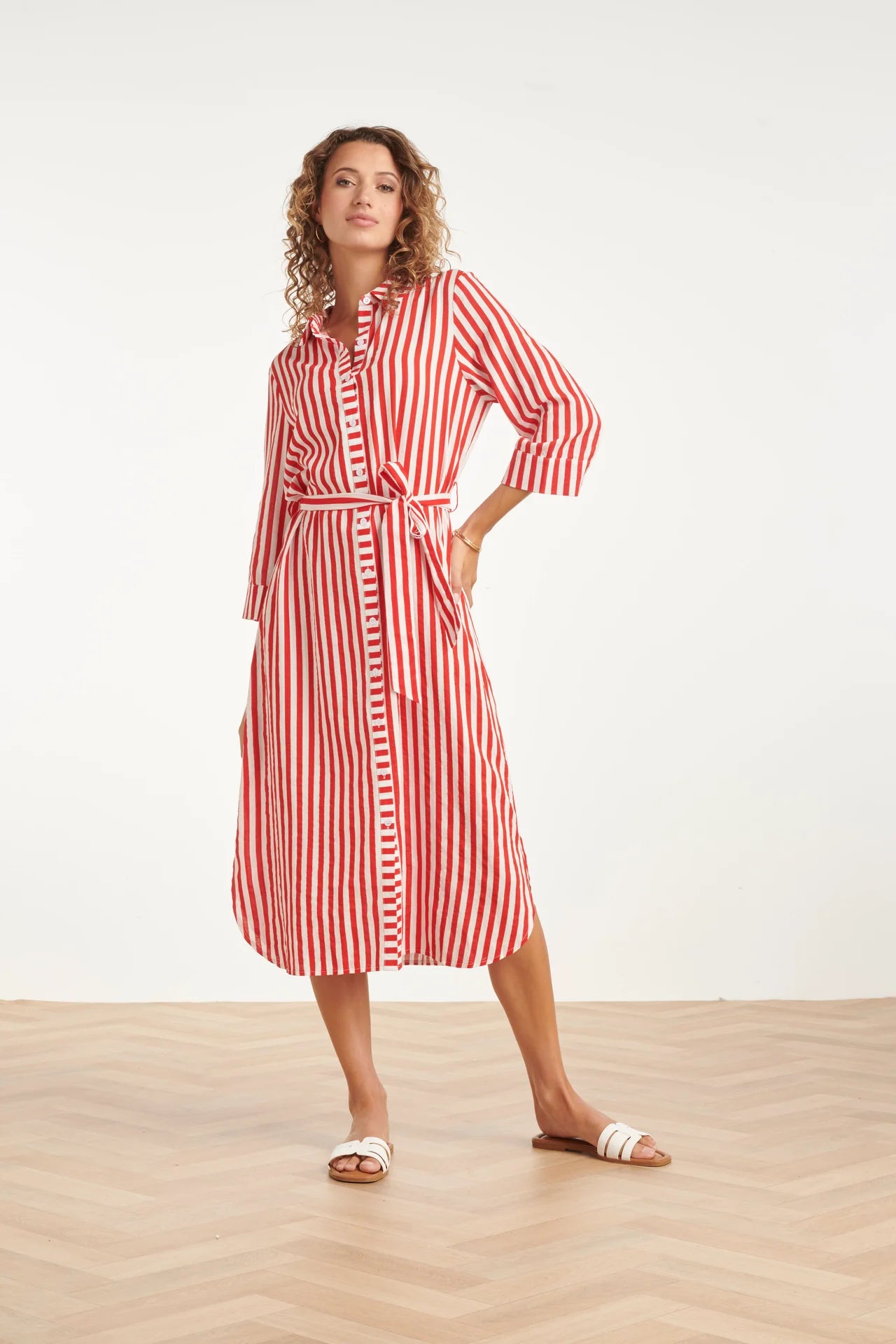 Smashed Lemon, STRIPED MAXI DRESS WITH WAIST BELT | RED - WHITE 26035