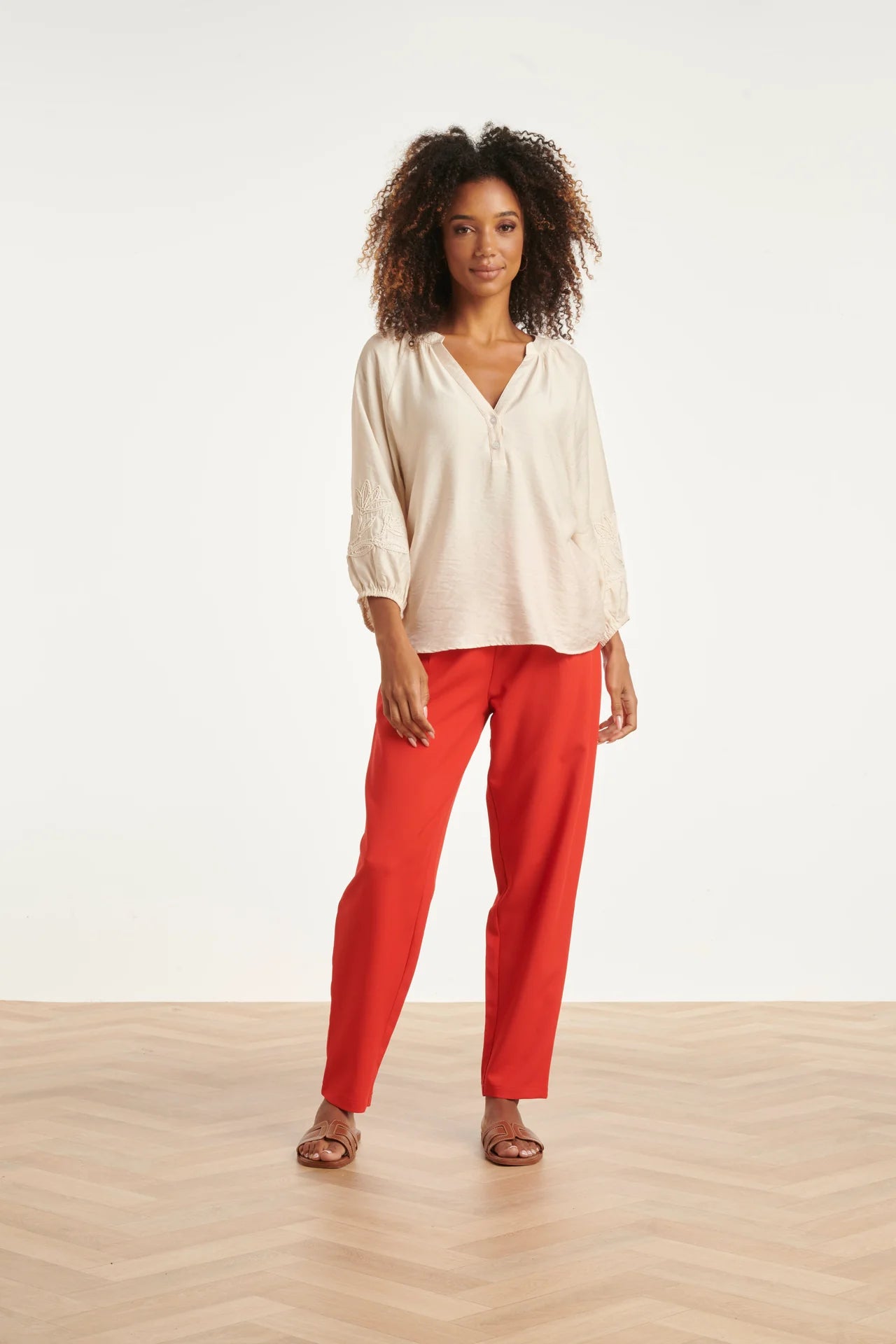 Smashed Lemon, ELEGANT HIGH-WAISTED PLEATED TROUSERS | RED 26071