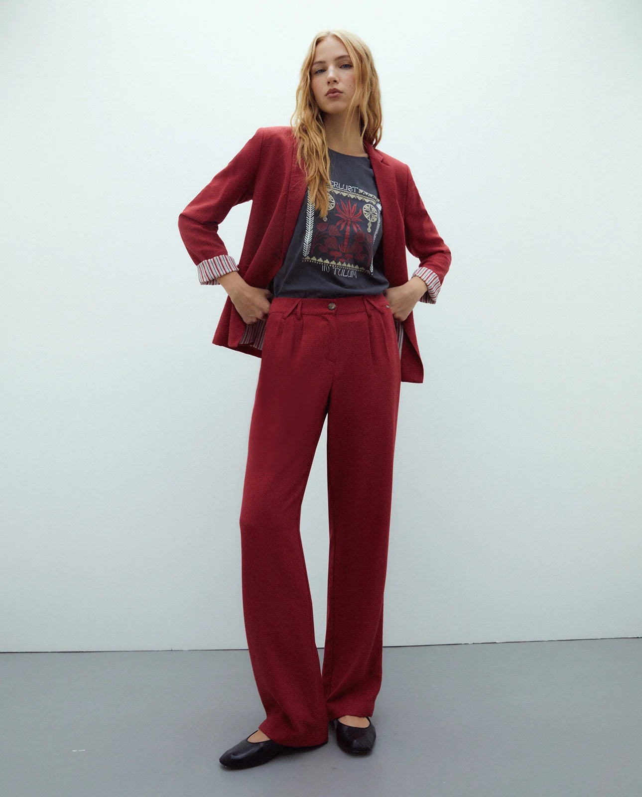 Andam,  straight-leg trousers with pleats and elastic waist RED 264660