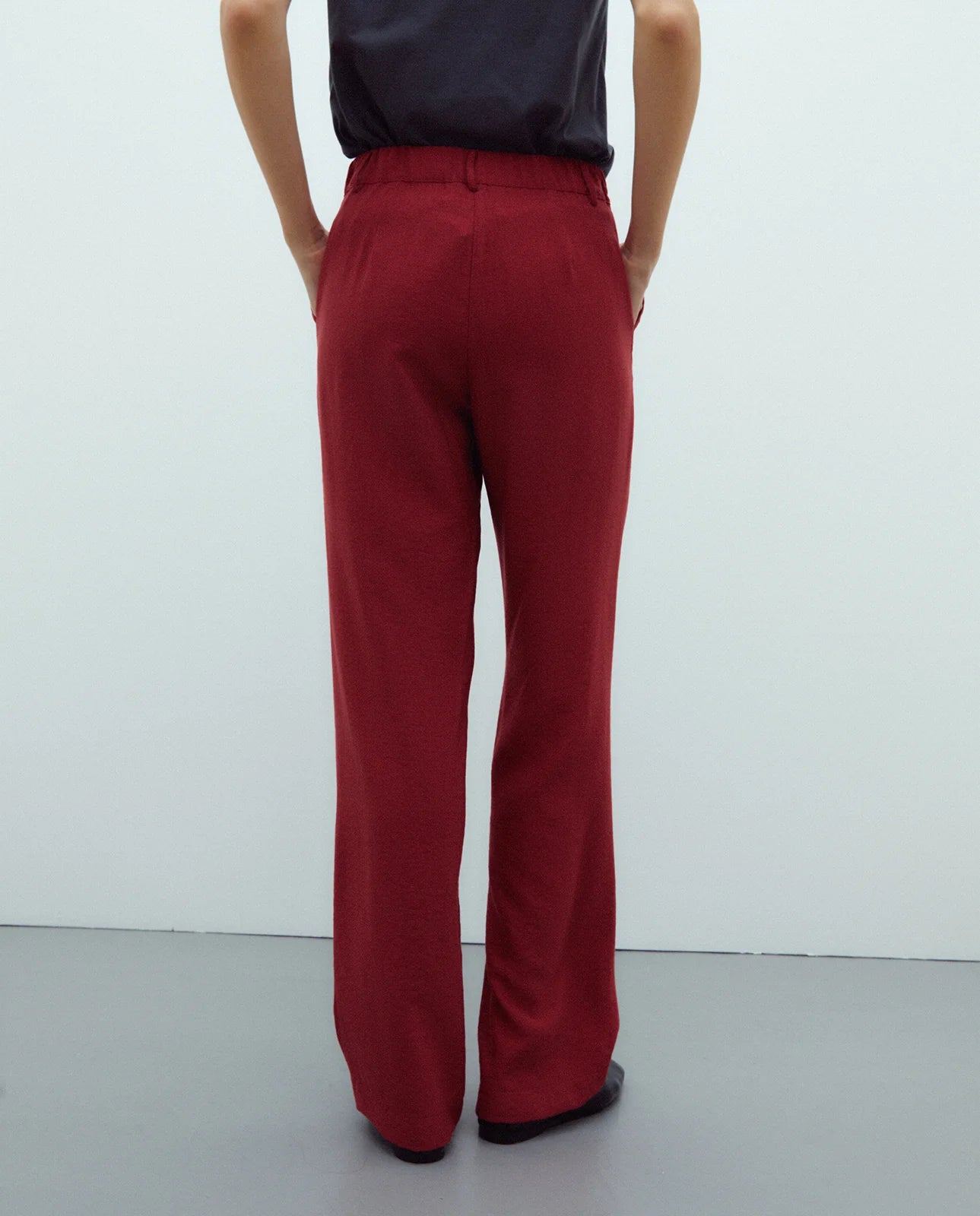 Andam,  straight-leg trousers with pleats and elastic waist RED 264660