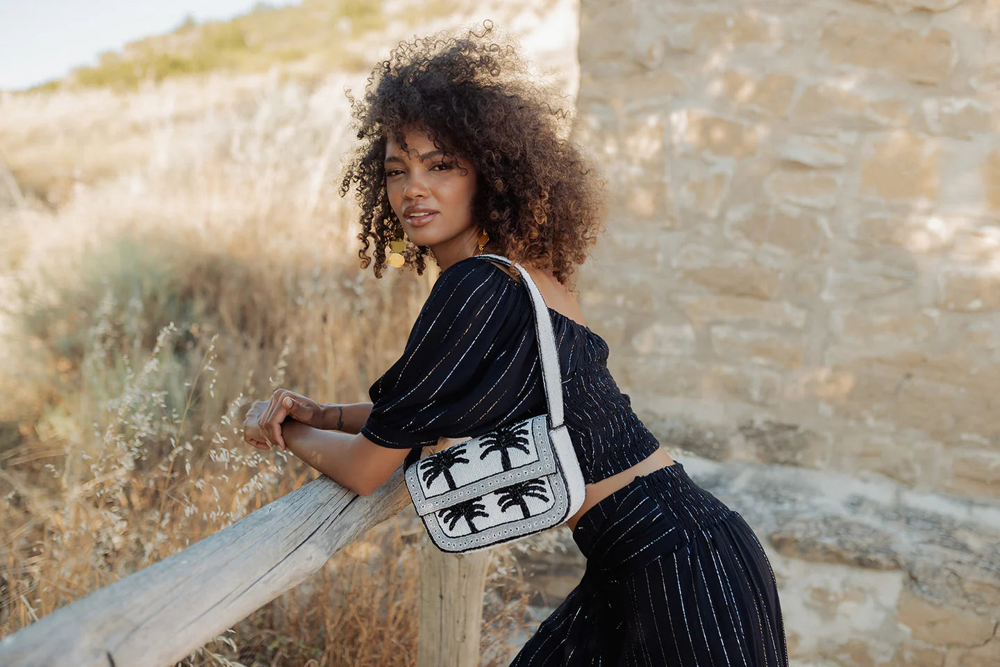 Piti Cuit, BEADED PALM BAG WHITE & BLACK 002